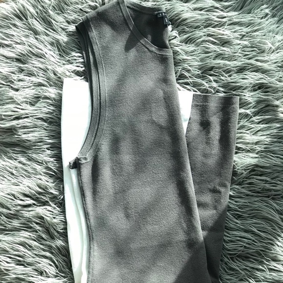 SALE💥 {Theory} Color Block Flare Dress - Picture 6 of 6